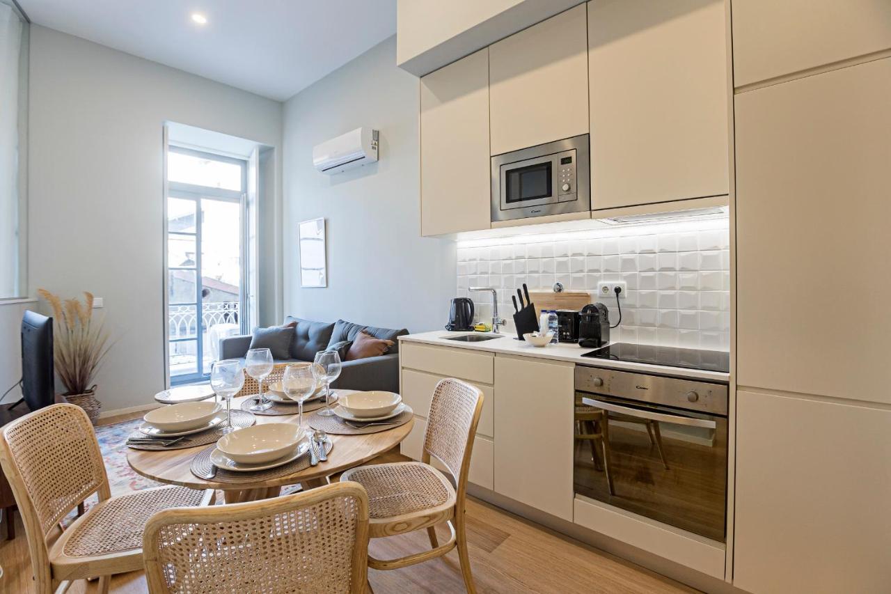 31 Janeiro 157 - Stylish 1Br W/ Ac & Balcony By Lovelystay ポルト エクステリア 写真