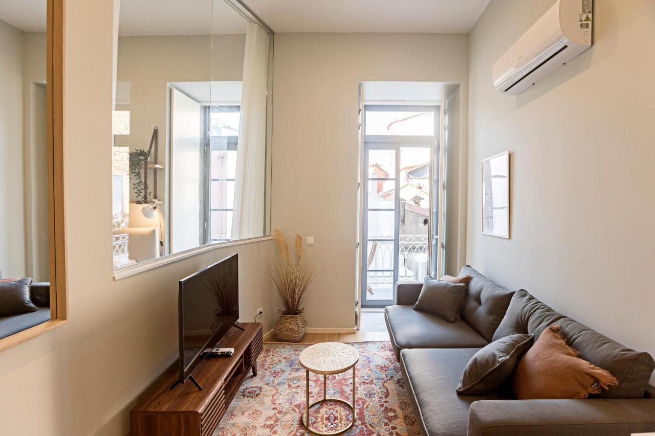 31 Janeiro 157 - Stylish 1Br W/ Ac & Balcony By Lovelystay ポルト エクステリア 写真