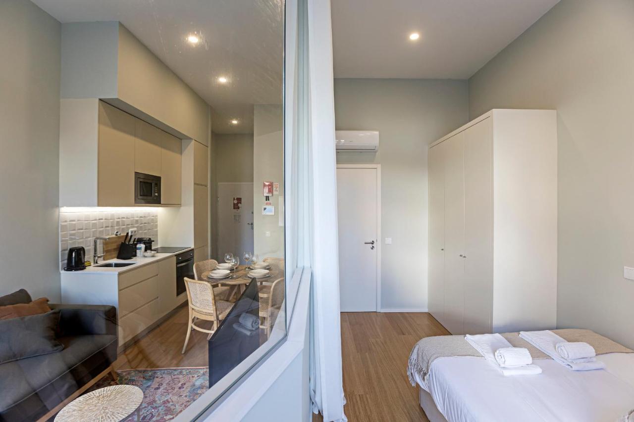 31 Janeiro 157 - Stylish 1Br W/ Ac & Balcony By Lovelystay ポルト エクステリア 写真