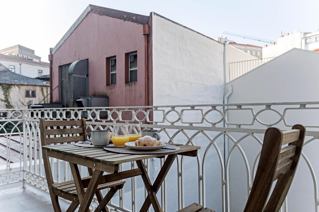 31 Janeiro 157 - Stylish 1Br W/ Ac & Balcony By Lovelystay ポルト エクステリア 写真