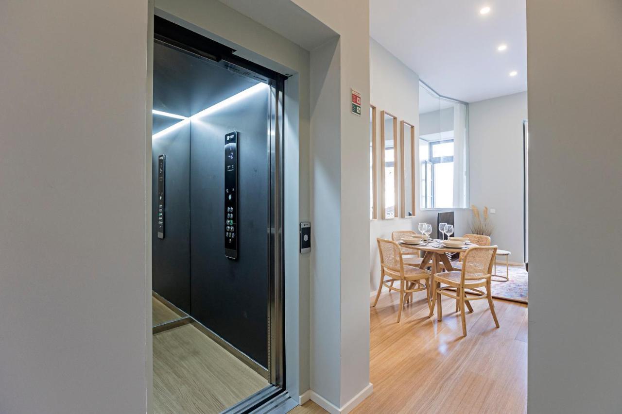 31 Janeiro 157 - Stylish 1Br W/ Ac & Balcony By Lovelystay ポルト エクステリア 写真