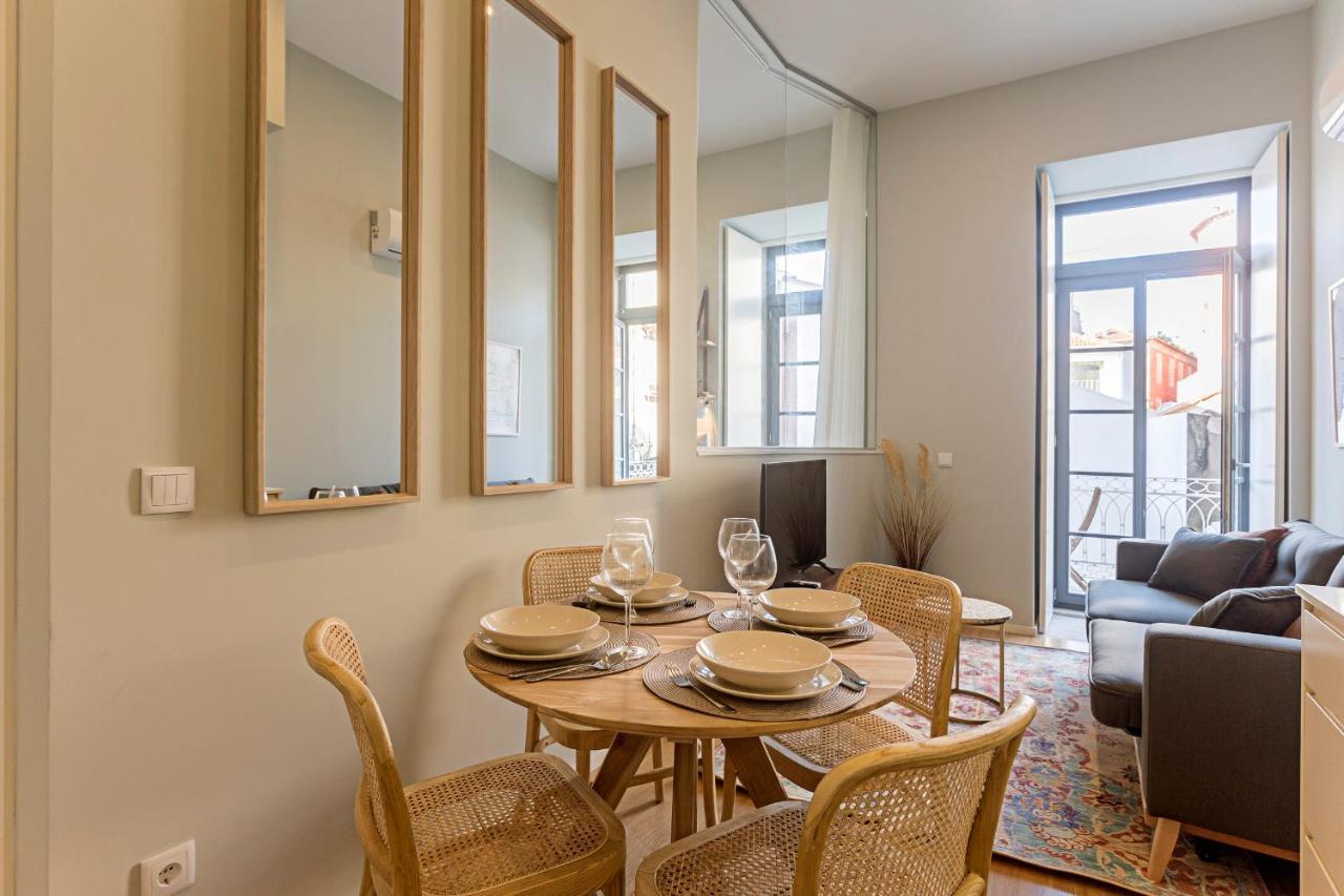 31 Janeiro 157 - Stylish 1Br W/ Ac & Balcony By Lovelystay ポルト エクステリア 写真