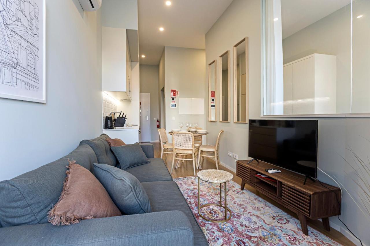 31 Janeiro 157 - Stylish 1Br W/ Ac & Balcony By Lovelystay ポルト エクステリア 写真