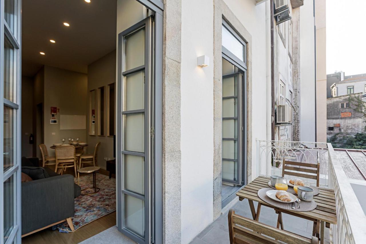 31 Janeiro 157 - Stylish 1Br W/ Ac & Balcony By Lovelystay ポルト エクステリア 写真