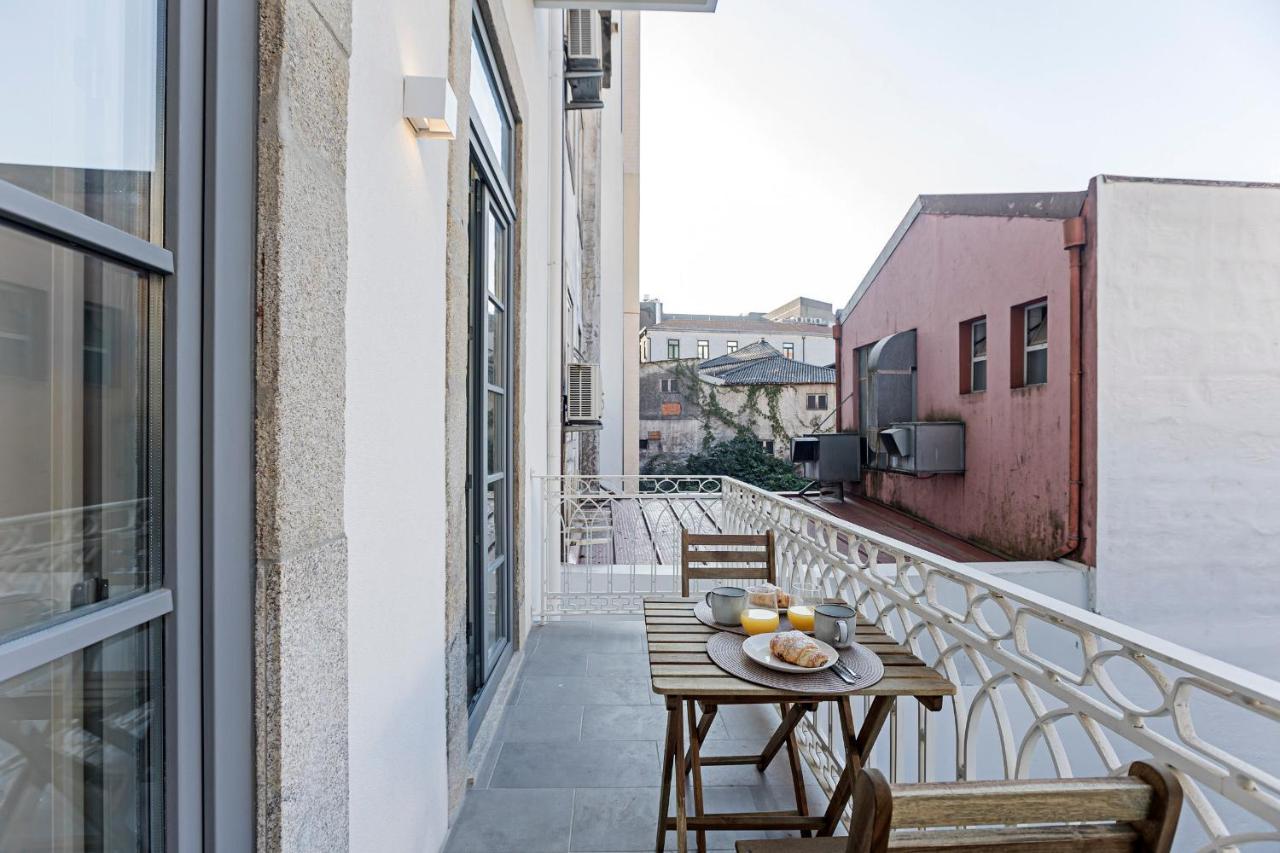 31 Janeiro 157 - Stylish 1Br W/ Ac & Balcony By Lovelystay ポルト エクステリア 写真